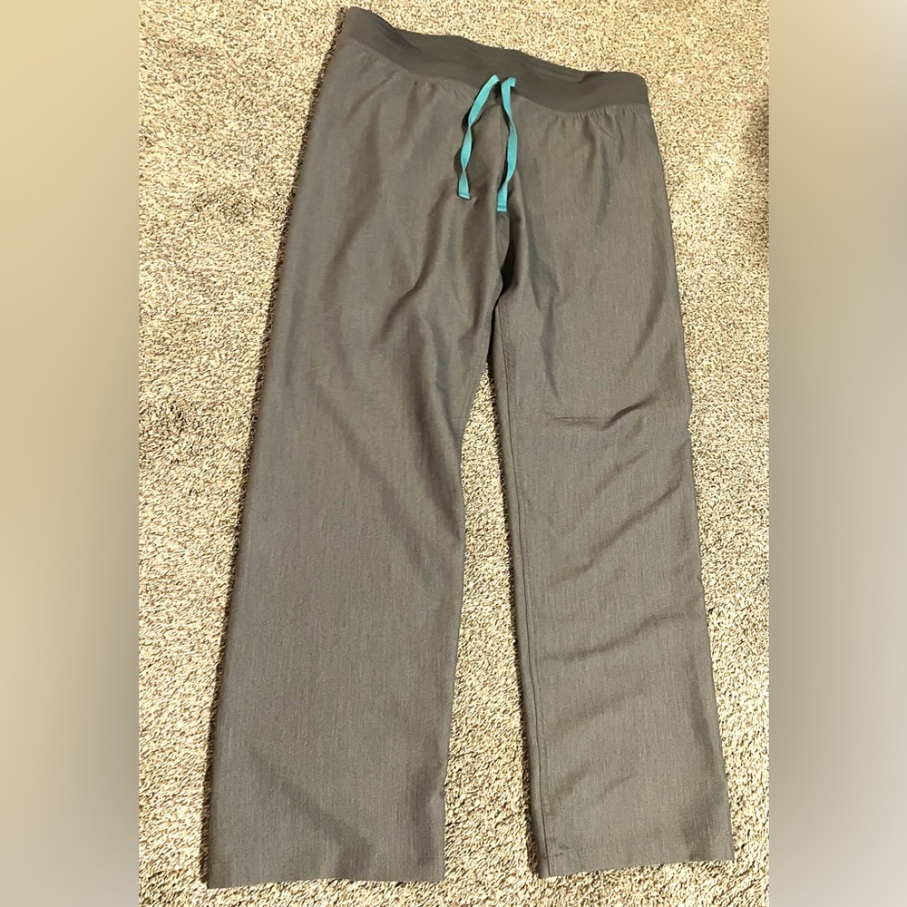 FIGS Technical Collection Women’s Scrub Pants – Size Large – FIONx™ Fabric